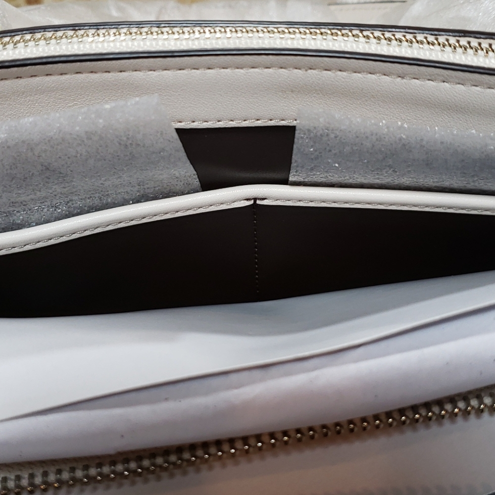 Designer Handbag - Picture 9 of 13
